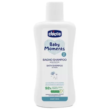   CHICCO Baby Moments sampon hajra és testre 92 % természetes összetevőkkel 200 ml