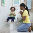 BRIGHT STARTS Flip & Sit™ STITCH™ 18m+ WC-redukció, 23 kg-ig