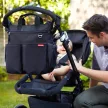 SKIP HOP Duo Signature pelenkázótáska fekete