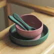 PETITE&MARS Szilikon 2 részes étkészlet TAKE&MATCH  tányér + evőeszközök Misty Green 6hó+